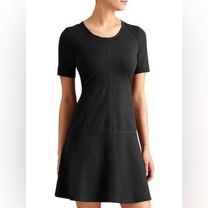 Athleta ‘En Route Fit and Flare Dress’ size Small
